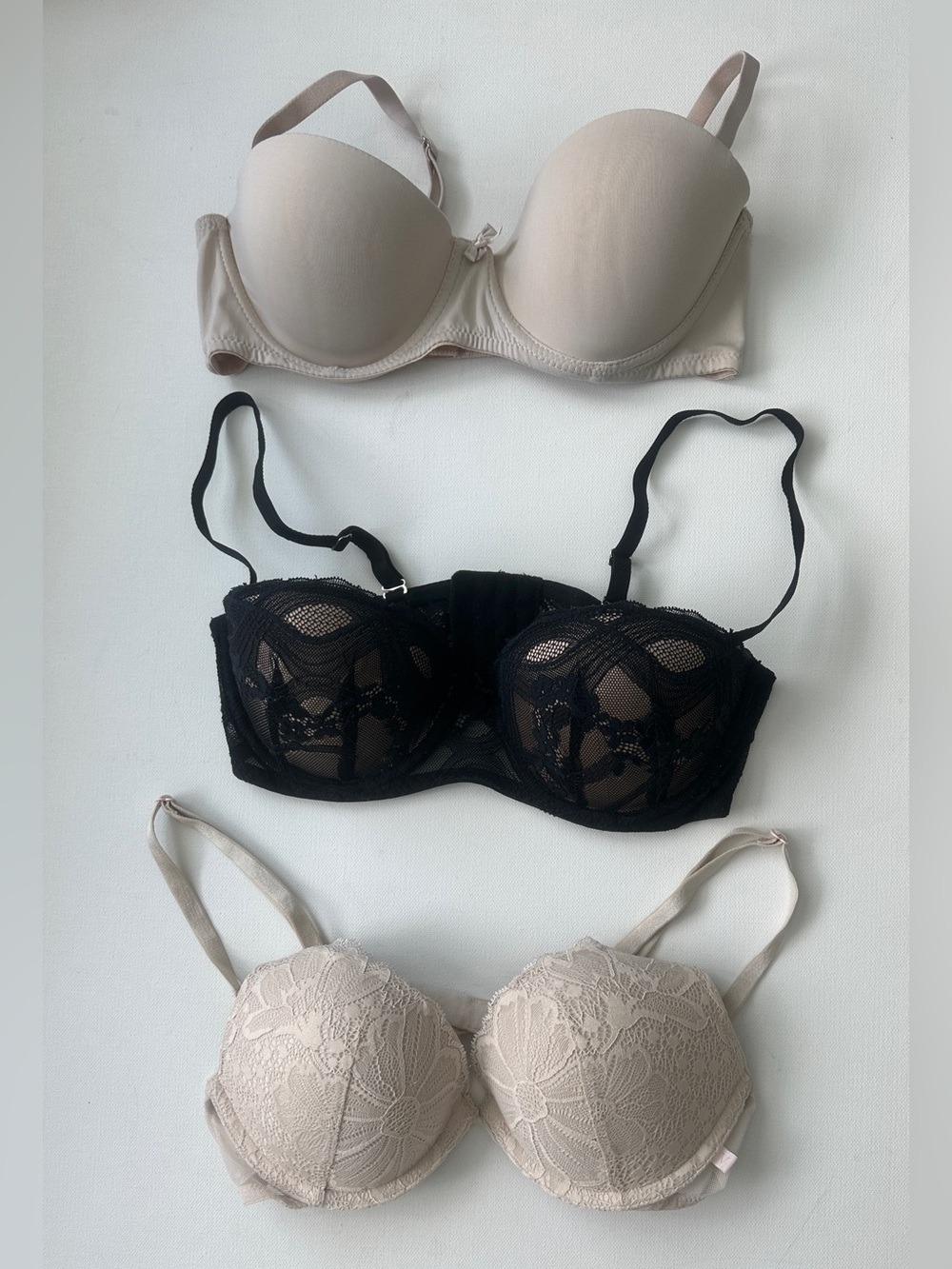 Victoria's Secret women’s Beige & Black Bra Set.  Size 34B.